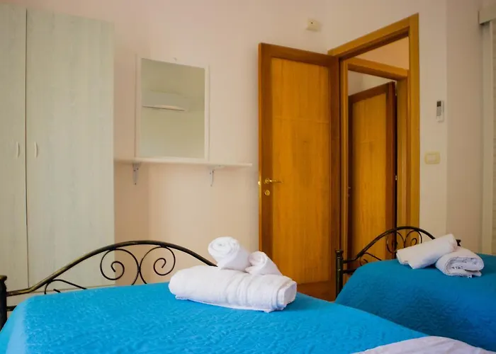 Casa de hóspedes & La - 3*