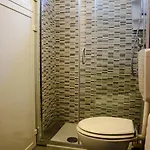 & La - Guest house 3*