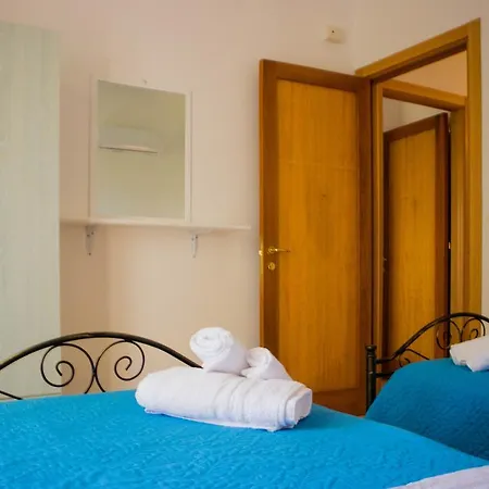 Affittacamere Rooms&apartments La - 2*